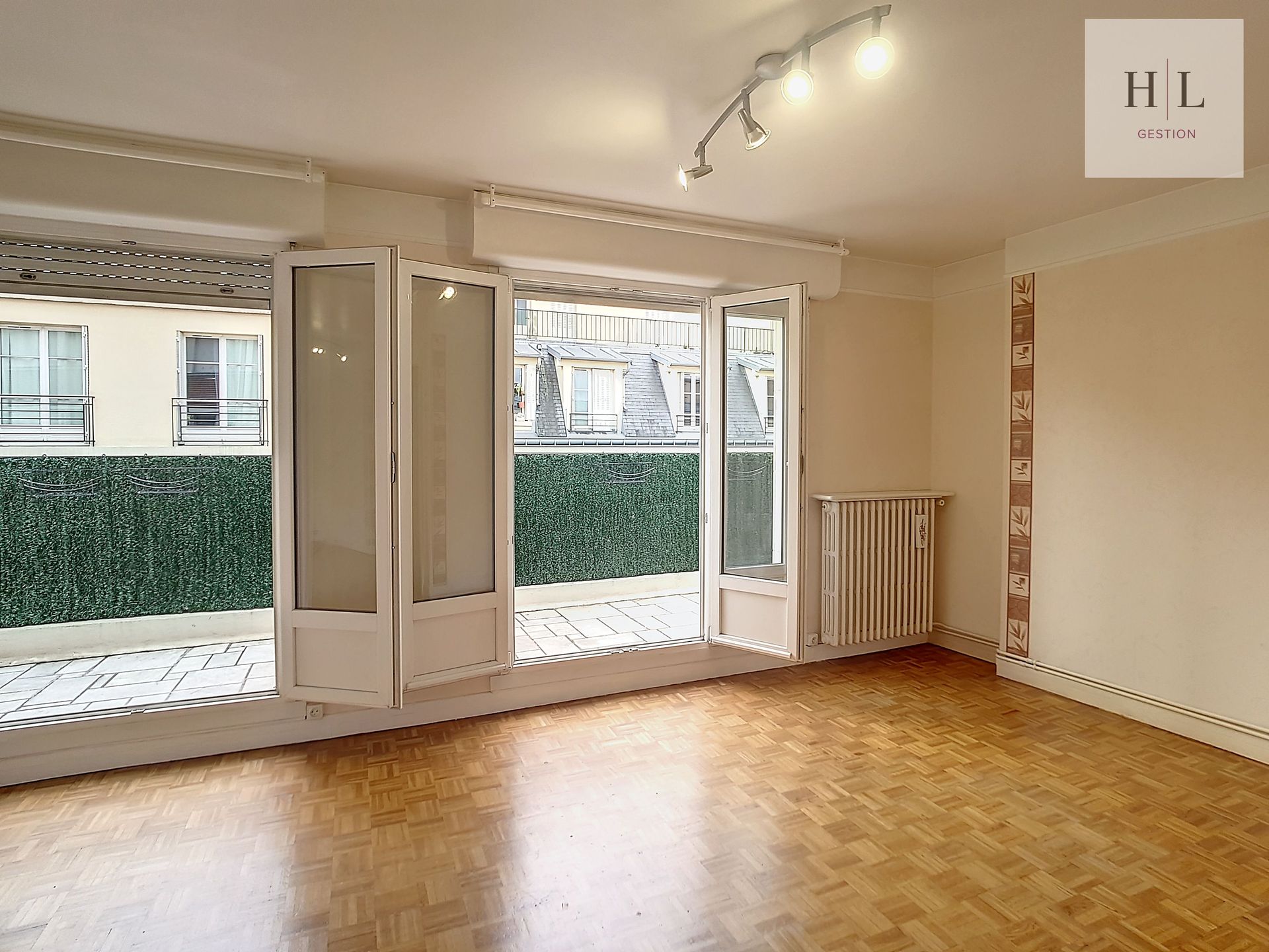 Superbe Studio de 28 m² avec grande terrasse au dernier étage – Paris 15ème