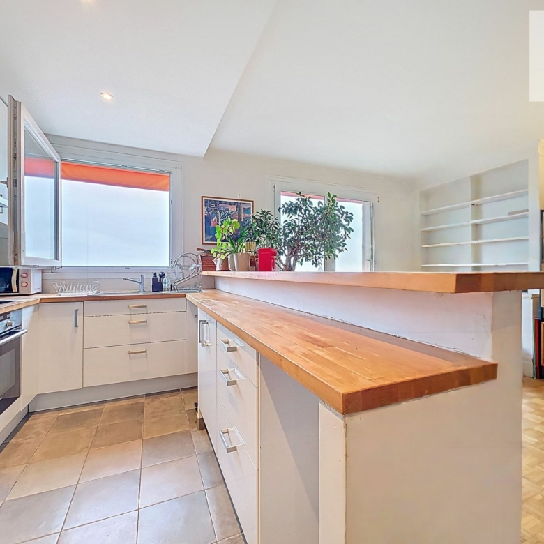 Spacieux T4 meublé de  88 m² avec 3 chambres – Idéal colocation et vue dégagée à Montreuil