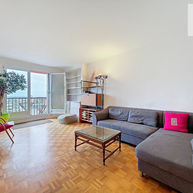 Spacieux T4 meublé de  88 m² avec 3 chambres – Idéal colocation et vue dégagée à Montreuil