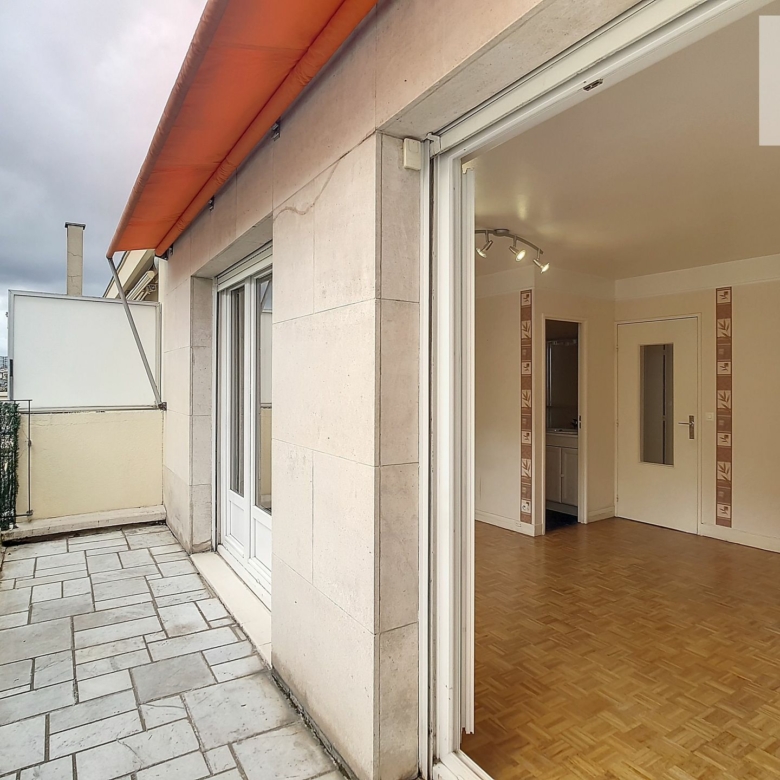 Superbe Studio de 28 m² avec grande terrasse au dernier étage – Paris 15ème