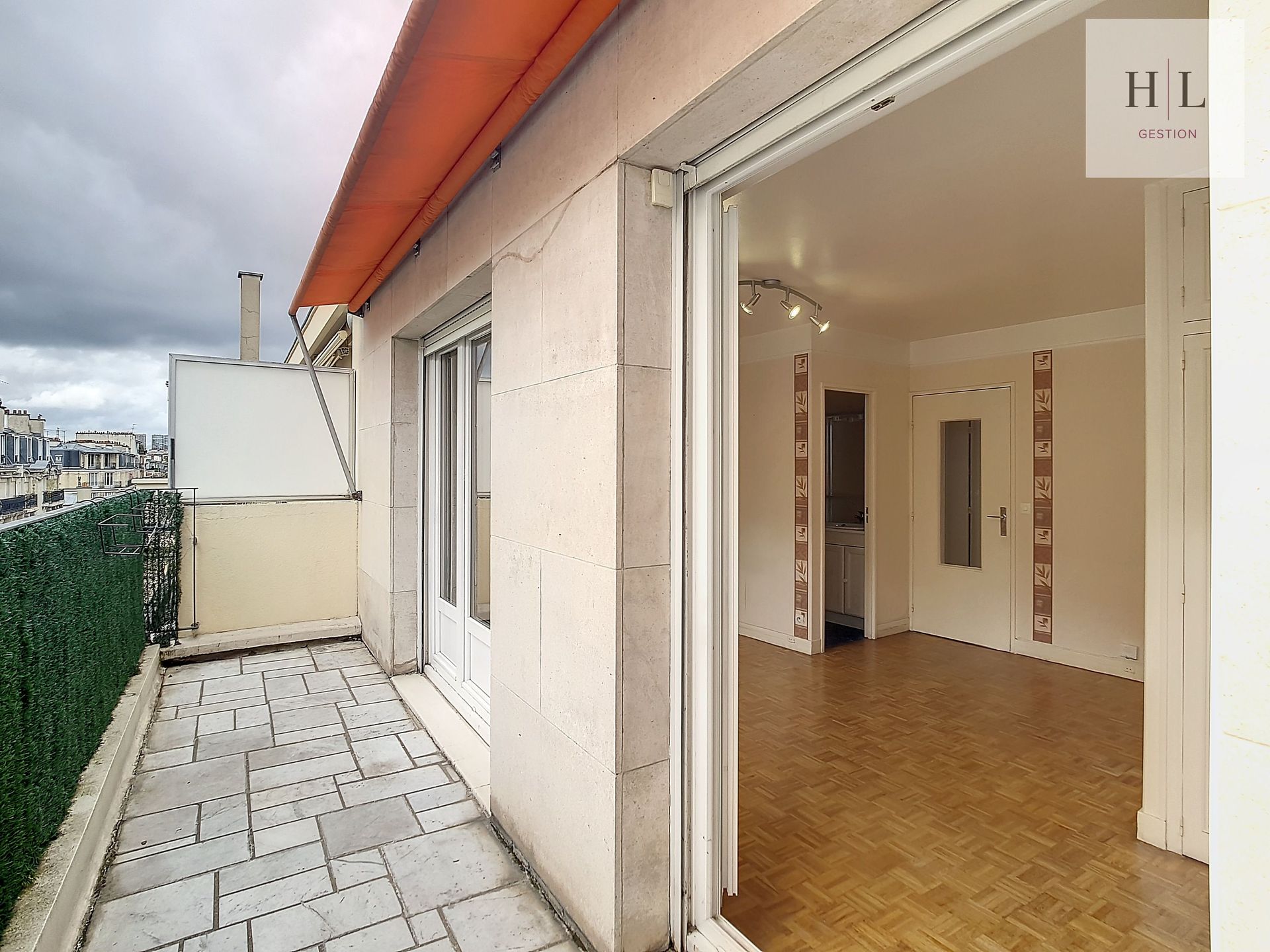 Superbe Studio de 28 m² avec grande terrasse au dernier étage – Paris 15ème