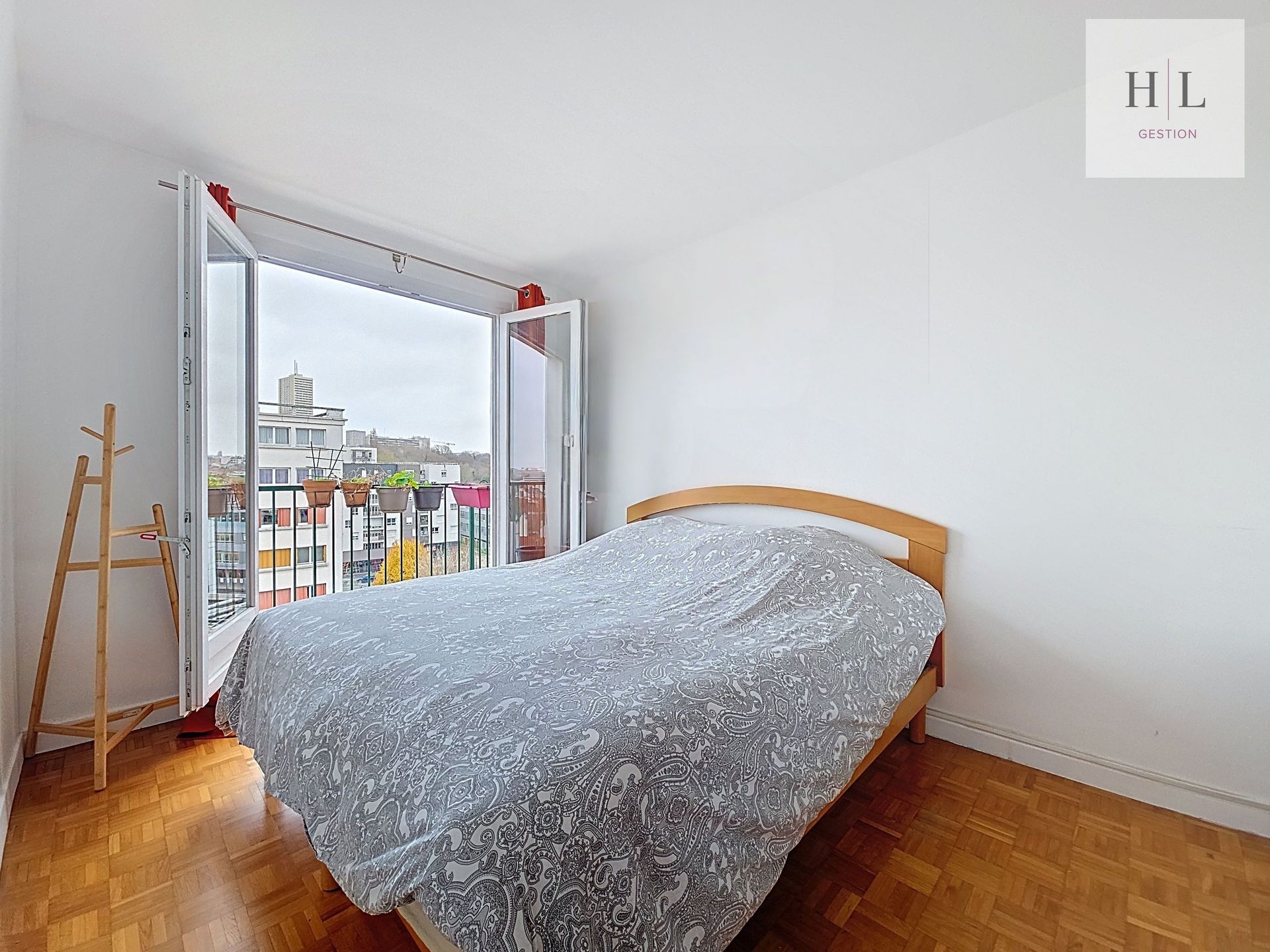 Spacieux T4 meublé de  88 m² avec 3 chambres – Idéal colocation et vue dégagée à Montreuil