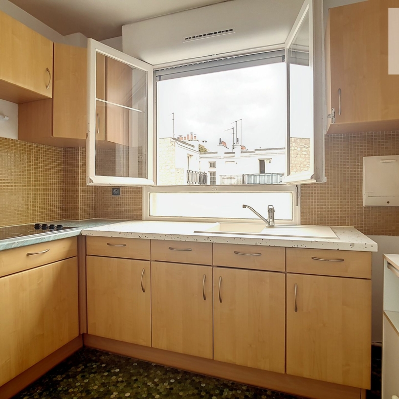 Superbe Studio de 28 m² avec grande terrasse au dernier étage – Paris 15ème