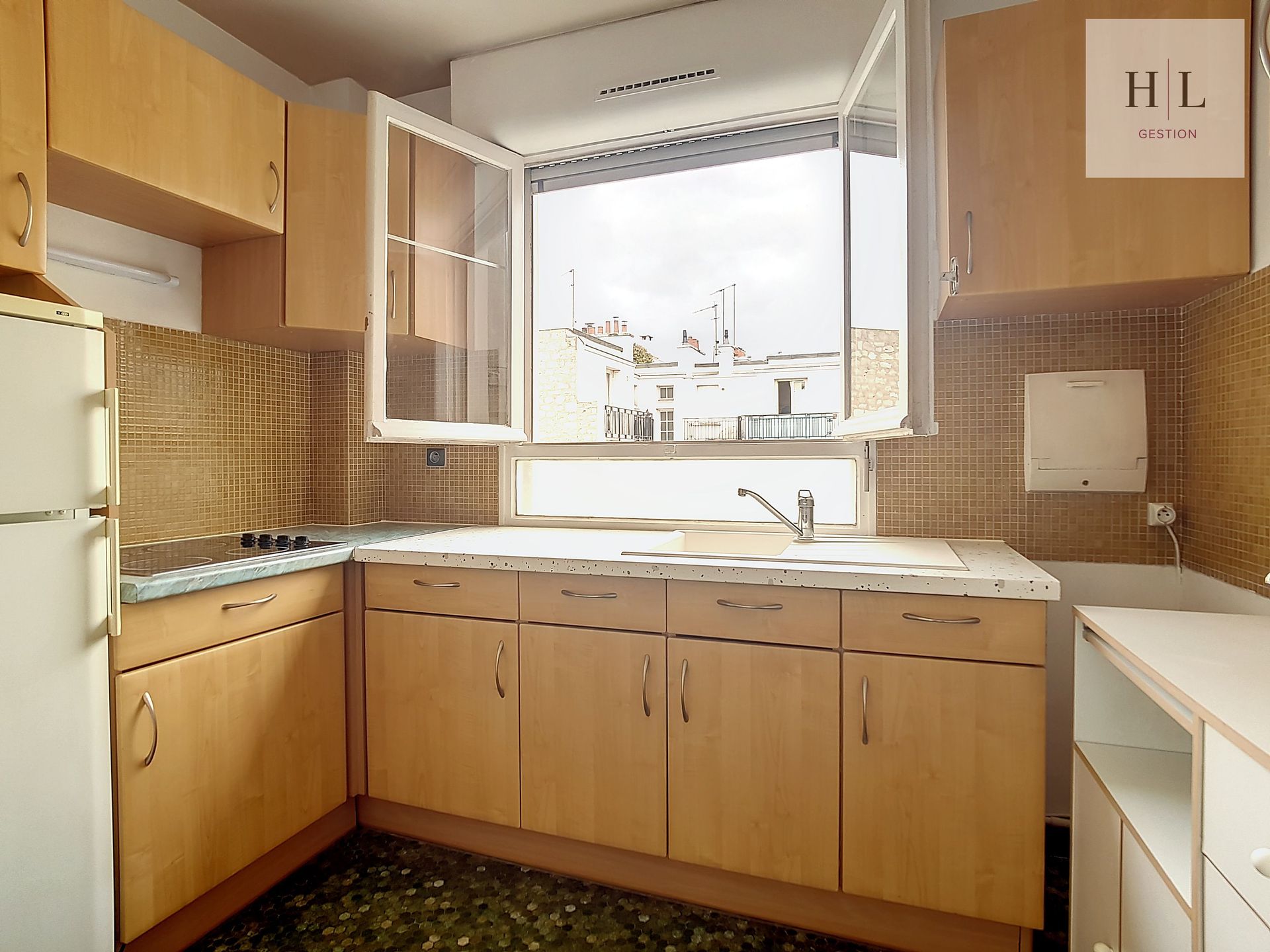 Superbe Studio de 28 m² avec grande terrasse au dernier étage – Paris 15ème