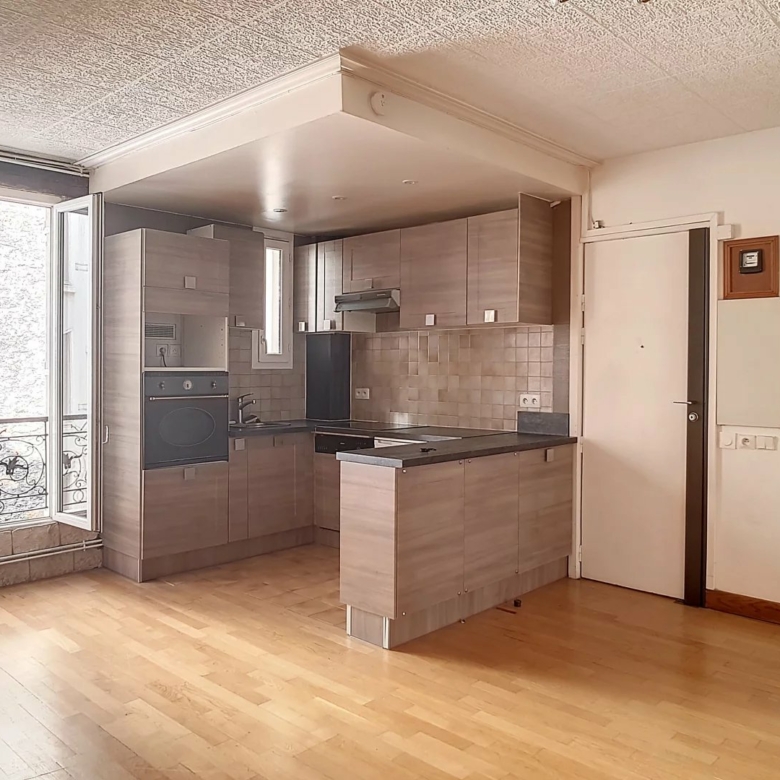 A VENDRE – Appartement T2 – 42 m² – Paris 15 (Rue du Commerce) – Calme absolu sur cour