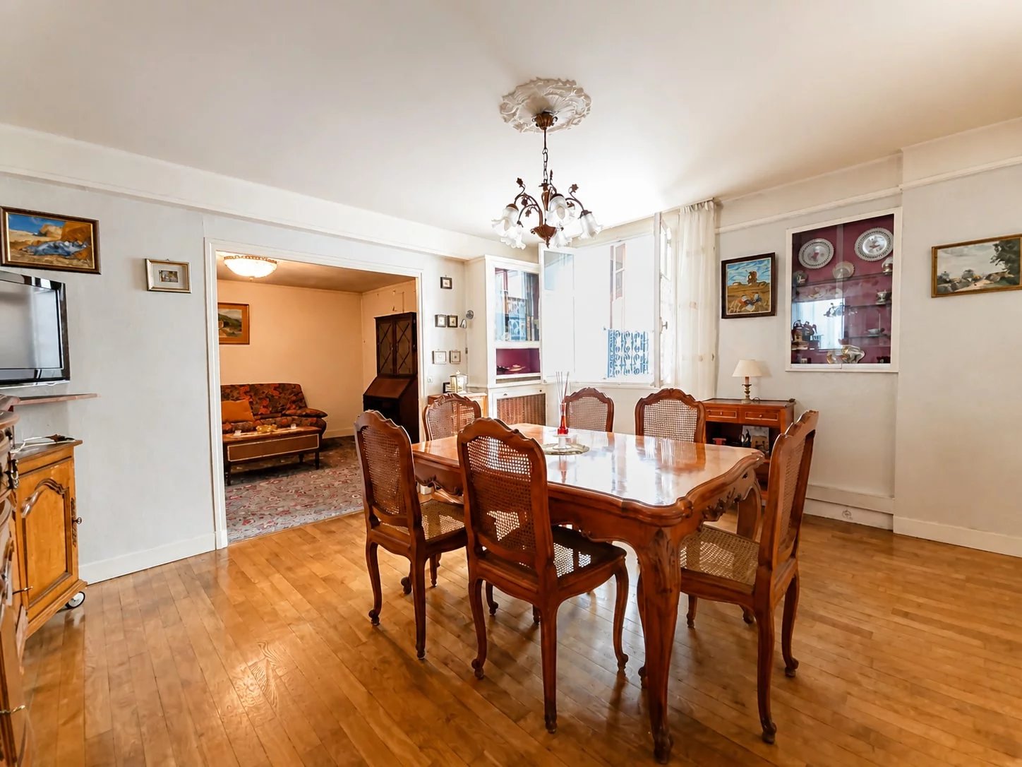 Duplex 3/4 pièces de 61 m² esprit “petite maison” à fort potentiel – Paris 17e (Rue de Lévis)