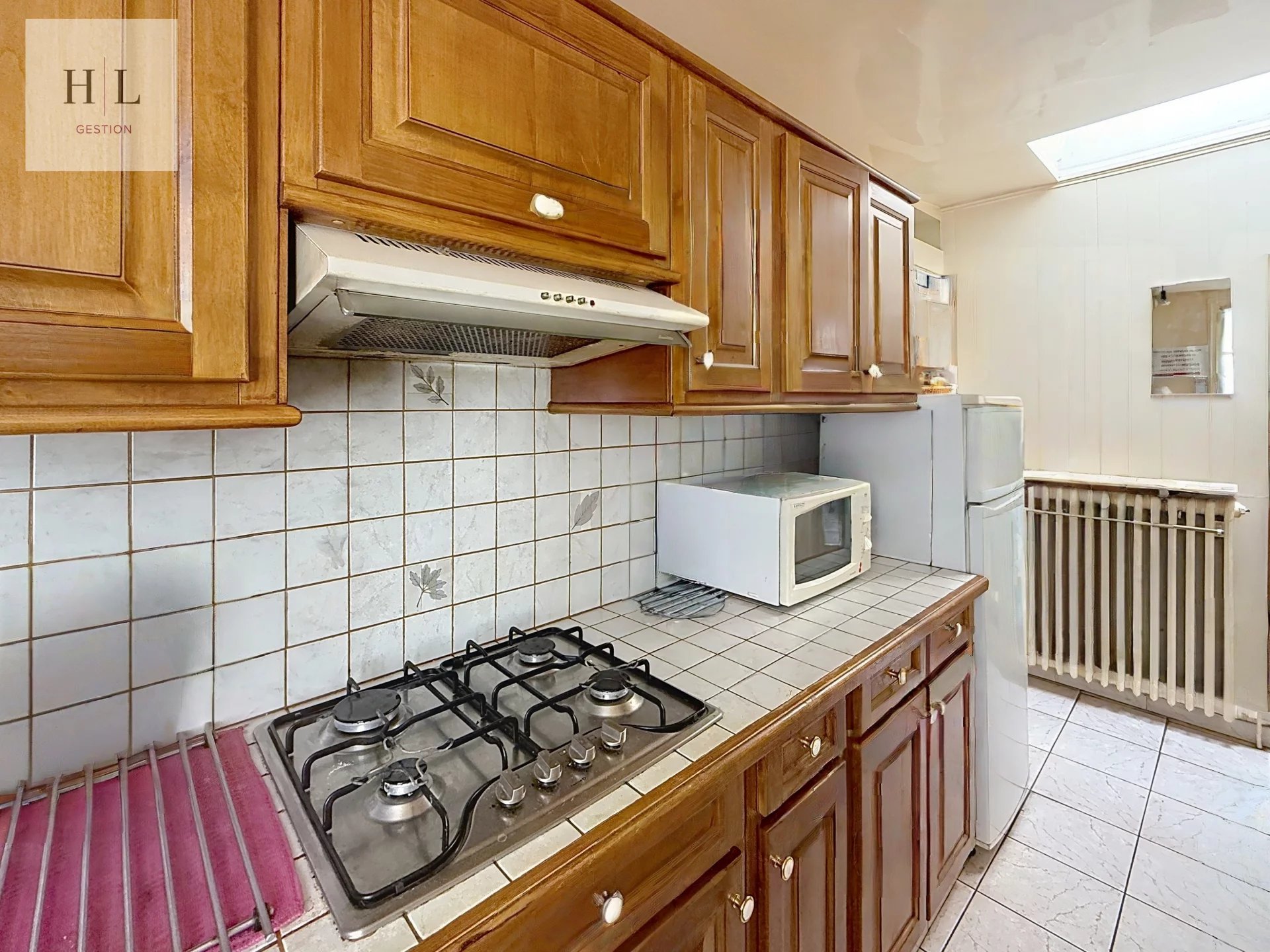 Duplex 3/4 pièces de 61 m² esprit “petite maison” à fort potentiel – Paris 17e (Rue de Lévis)