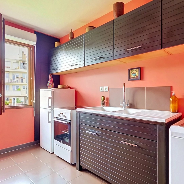 Appartement T2 moderne – 50 m² – Montreuil – Dernier étage avec loggia