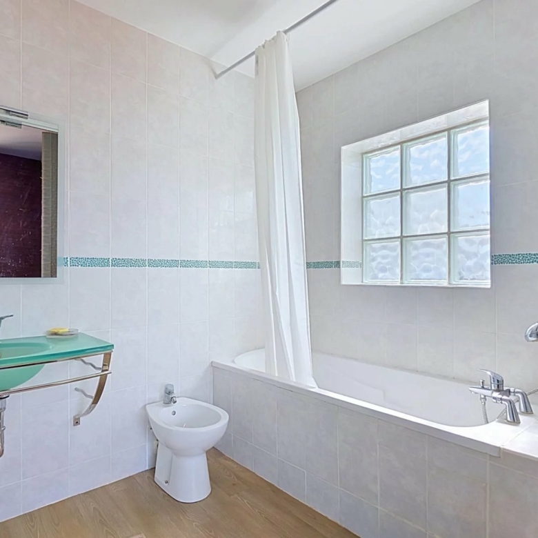 Appartement T3 de 115m² aux beaux volumes à Montreuil