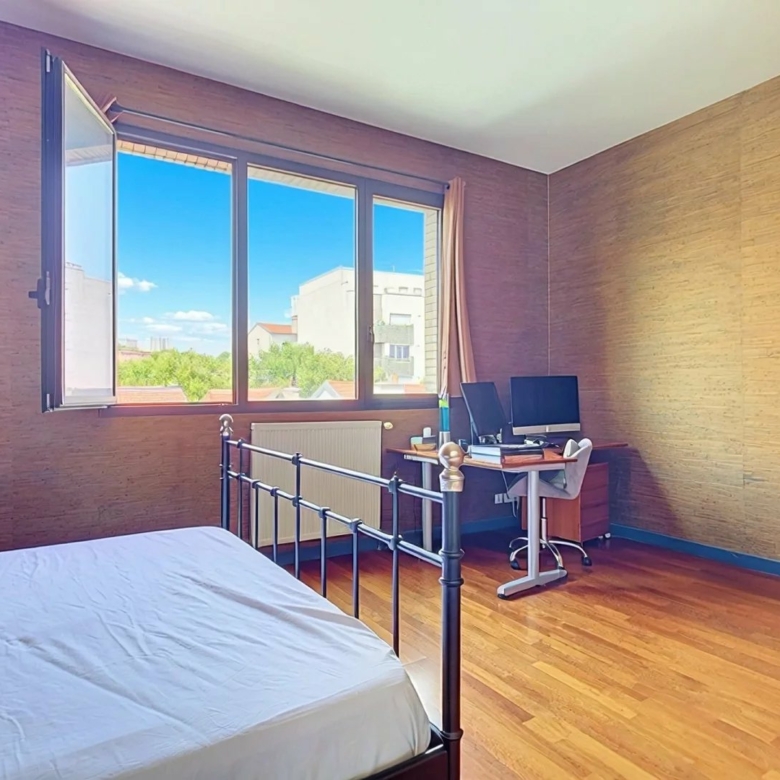 Appartement T3 de 115m² aux beaux volumes à Montreuil