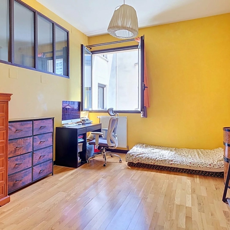 Appartement T3 de 115m² aux beaux volumes à Montreuil